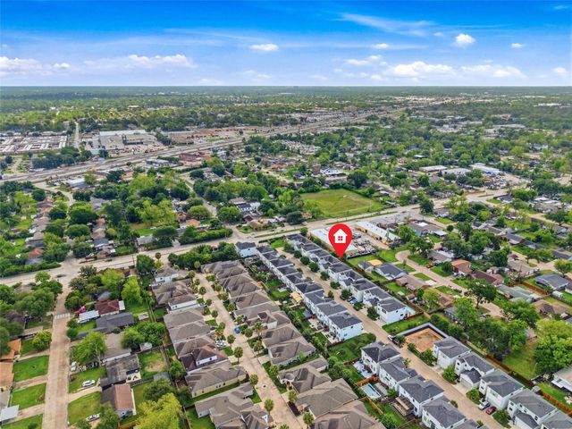 327 Yale Oaks Lane, Houston, TX 77091