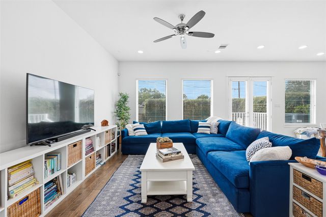 327 Yale Oaks Lane, Houston, TX 77091