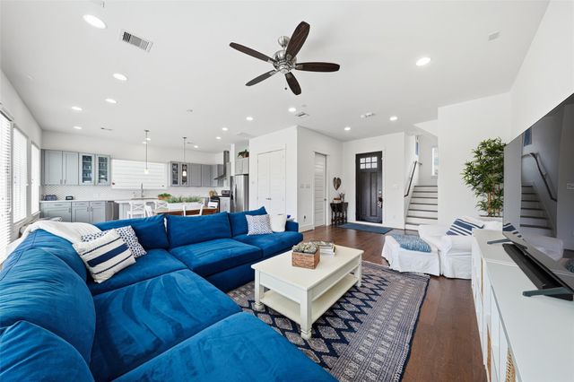 327 Yale Oaks Lane, Houston, TX 77091