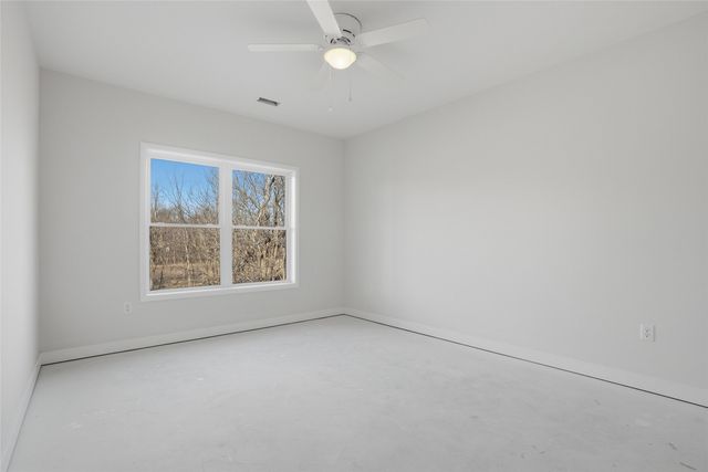 892 Silver Ln, Iowa City, IA 52245