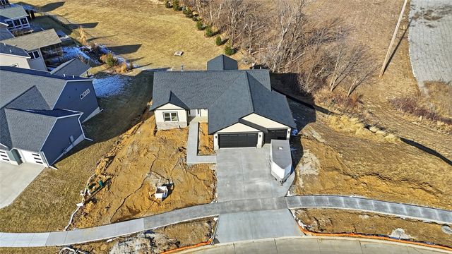 892 Silver Ln, Iowa City, IA 52245