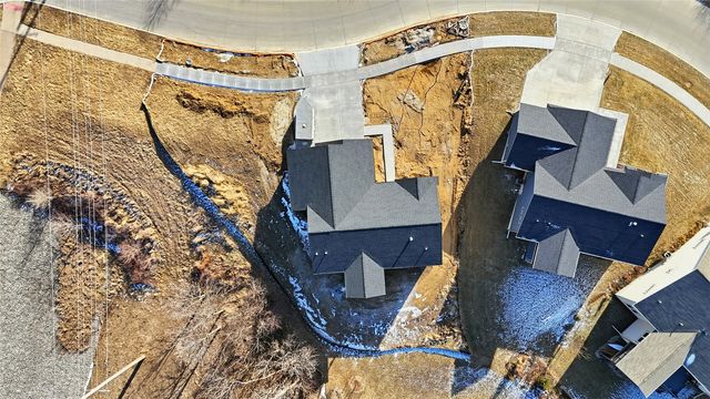 892 Silver Ln, Iowa City, IA 52245