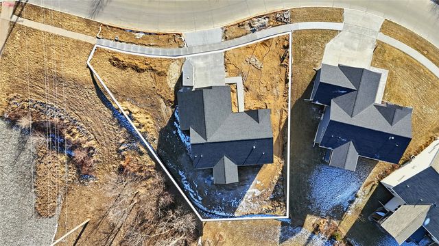 892 Silver Ln, Iowa City, IA 52245