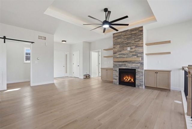 892 Silver Ln, Iowa City, IA 52245