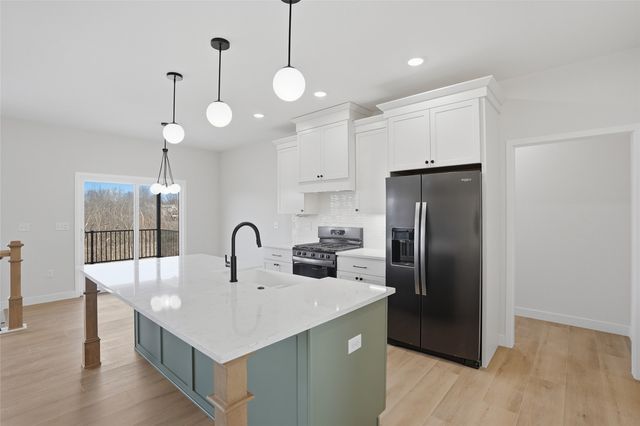 892 Silver Ln, Iowa City, IA 52245