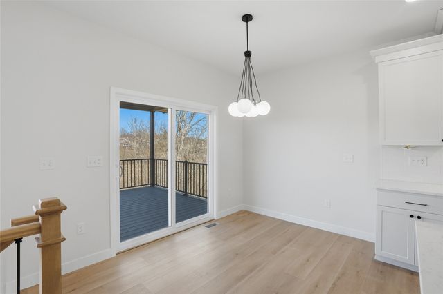 892 Silver Ln, Iowa City, IA 52245