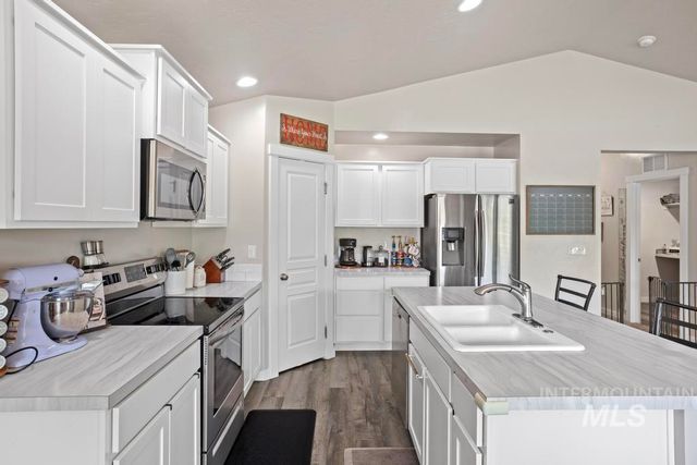 3118 W Janelle St, Meridian, ID 83646