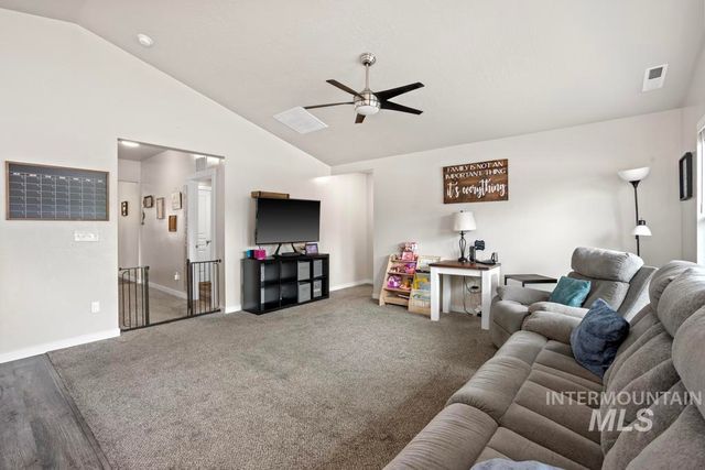 3118 W Janelle St, Meridian, ID 83646