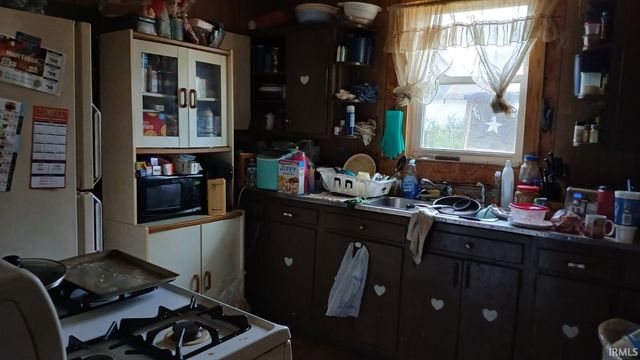 1602 W Jeffras Avenue, Marion, IN 46952