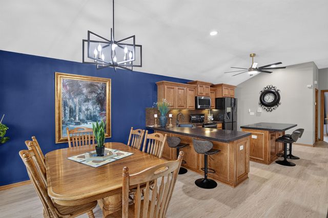 6703 E Summerside Pl, Bel Aire, KS 67226