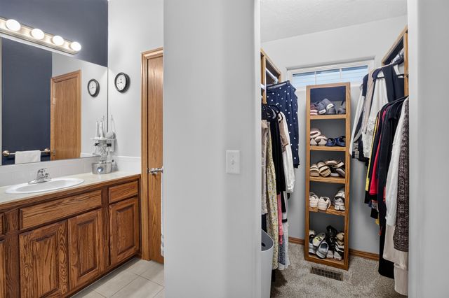 6703 E Summerside Pl, Bel Aire, KS 67226
