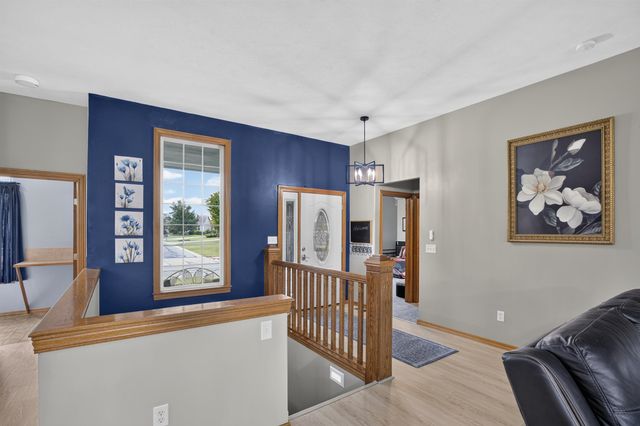6703 E Summerside Pl, Bel Aire, KS 67226