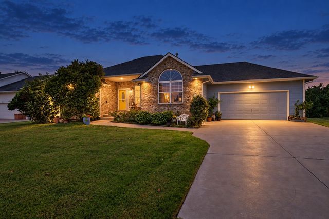 6703 E Summerside Pl, Bel Aire, KS 67226