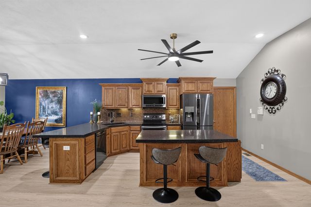 6703 E Summerside Pl, Bel Aire, KS 67226