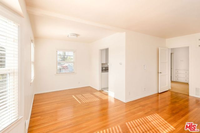 1121 Grant Avenue, Venice, CA 90291