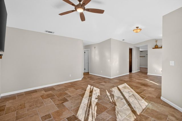 609 Grider Dr, Roseville, CA 95678