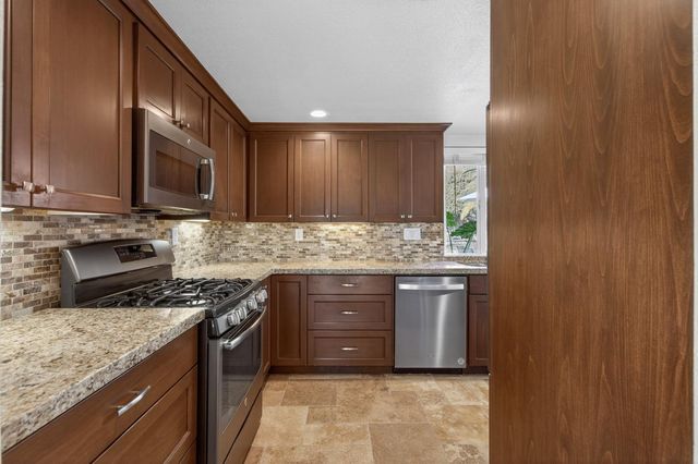 609 Grider Dr, Roseville, CA 95678