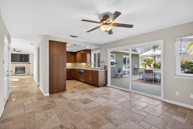 609 Grider Dr, Roseville, CA 95678