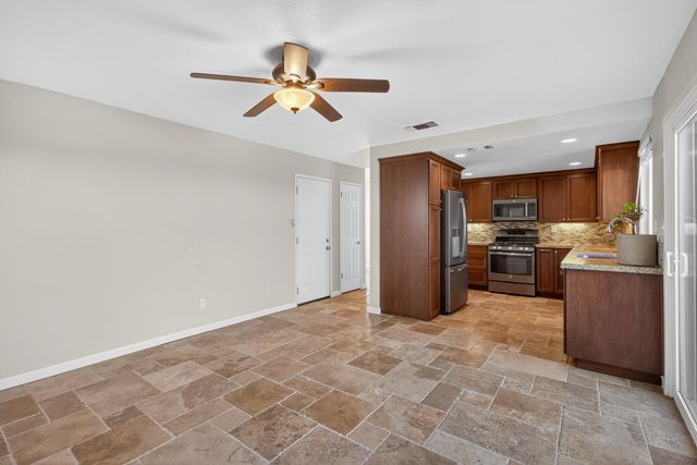 609 Grider Dr, Roseville, CA 95678