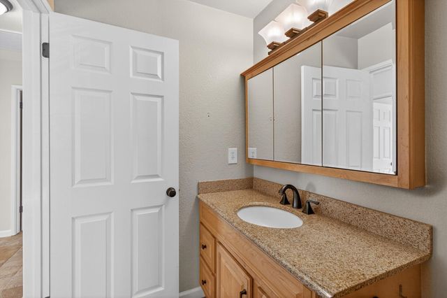 609 Grider Dr, Roseville, CA 95678