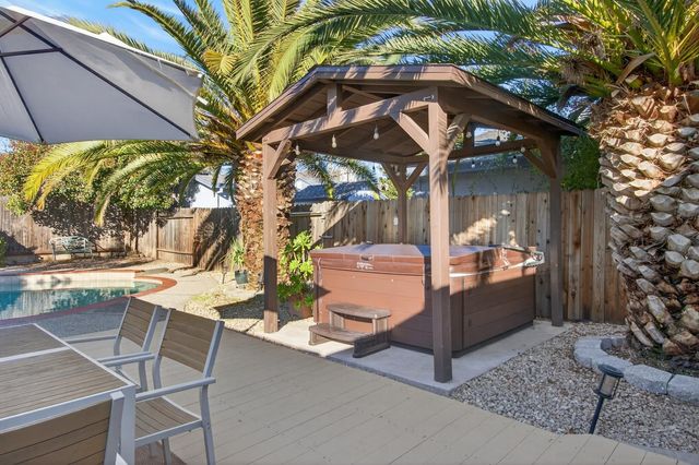 609 Grider Dr, Roseville, CA 95678