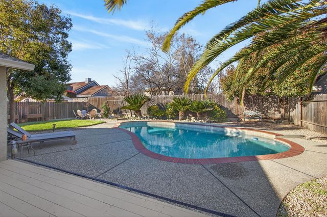 609 Grider Dr, Roseville, CA 95678