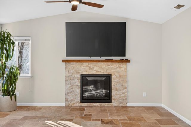 609 Grider Dr, Roseville, CA 95678