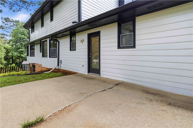 1539 Ridgeland Court SW, Lilburn, GA 30047