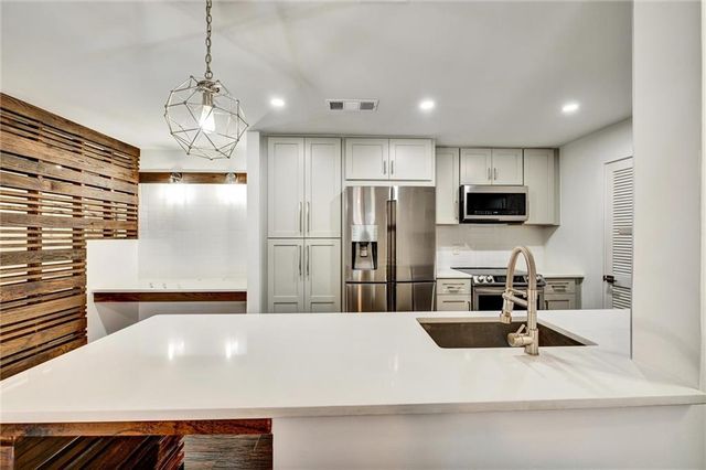 501 Granville Court, Atlanta, GA 30328