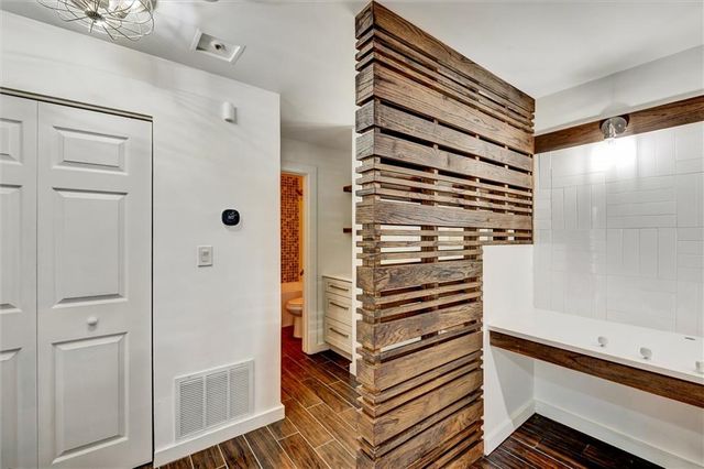 501 Granville Court, Atlanta, GA 30328