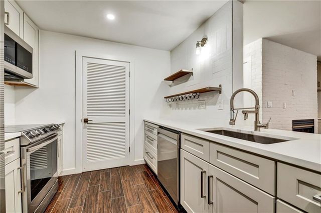 501 Granville Court, Atlanta, GA 30328