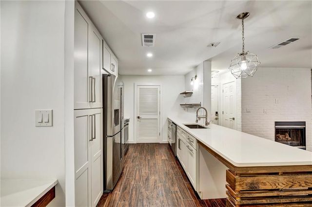 501 Granville Court, Atlanta, GA 30328