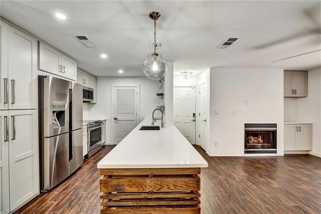 501 Granville Court, Atlanta, GA 30328