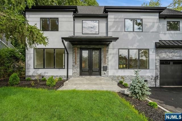 66 E Gramercy Place, Glen Rock, NJ 07452