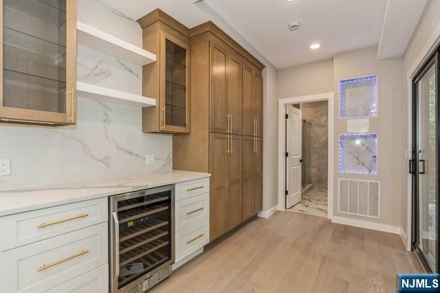 66 E Gramercy Place, Glen Rock, NJ 07452
