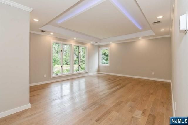 66 E Gramercy Place, Glen Rock, NJ 07452