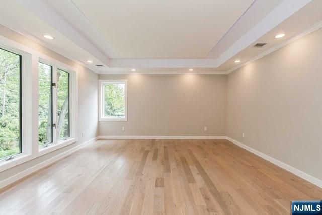 66 E Gramercy Place, Glen Rock, NJ 07452