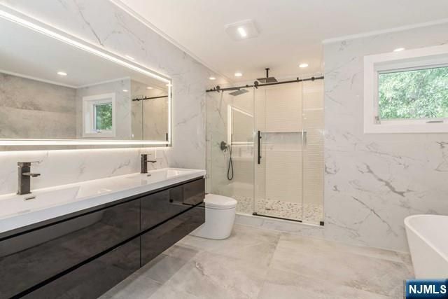 66 E Gramercy Place, Glen Rock, NJ 07452