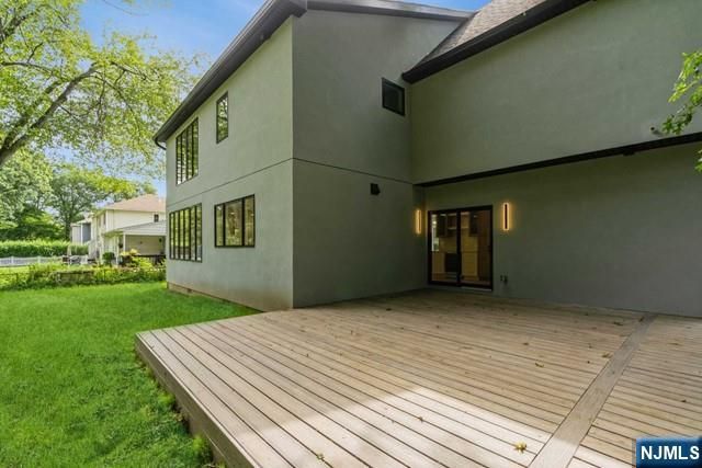 66 E Gramercy Place, Glen Rock, NJ 07452