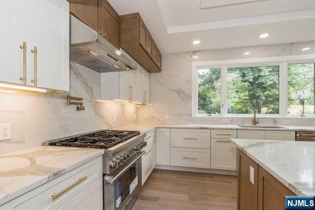 66 E Gramercy Place, Glen Rock, NJ 07452