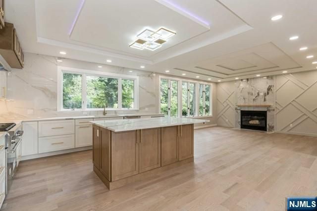 66 E Gramercy Place, Glen Rock, NJ 07452