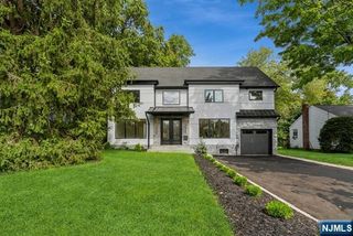 66 E Gramercy Place, Glen Rock, NJ 07452