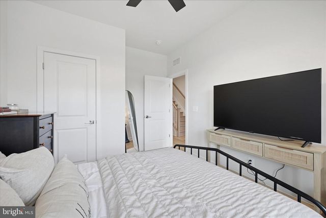 3586 STEPHENSONS HILL LN, Marshall, VA 20115