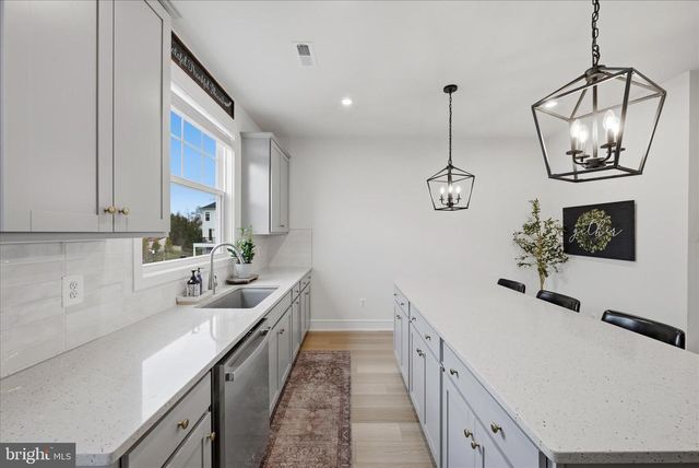 3586 STEPHENSONS HILL LN, Marshall, VA 20115