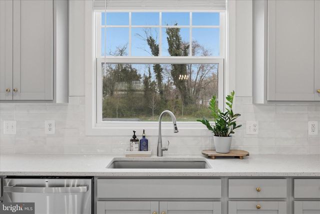 3586 STEPHENSONS HILL LN, Marshall, VA 20115