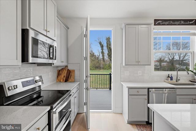 3586 STEPHENSONS HILL LN, Marshall, VA 20115