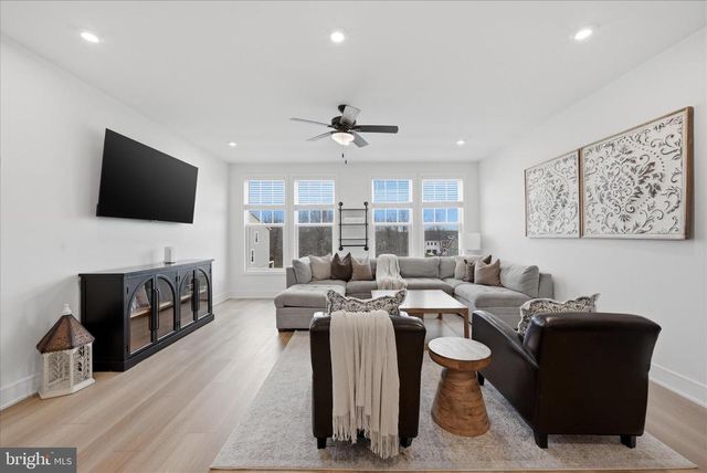 3586 STEPHENSONS HILL LN, Marshall, VA 20115