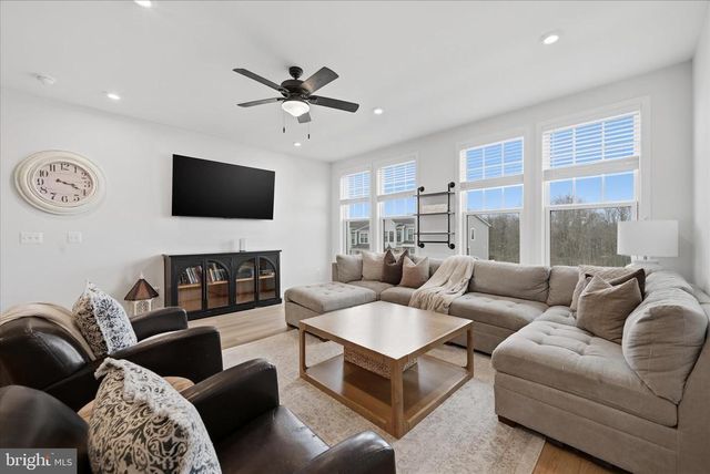 3586 STEPHENSONS HILL LN, Marshall, VA 20115