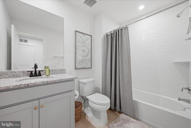 3586 STEPHENSONS HILL LN, Marshall, VA 20115