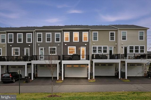 3586 STEPHENSONS HILL LN, Marshall, VA 20115